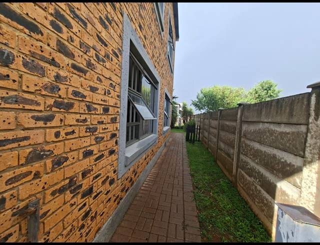 4 BEDROOM HOUSE FOR SALE IN RIVERSDALE
